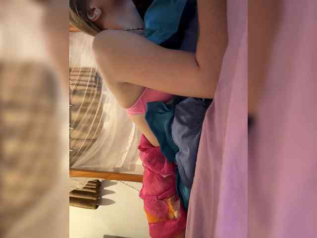 KinaMoonLove webcam