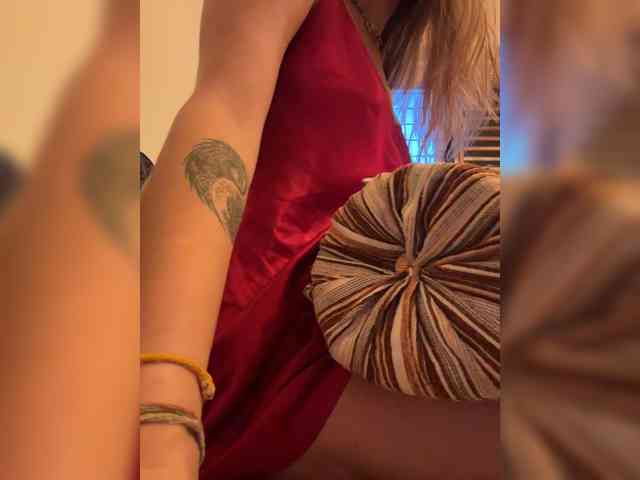 KinaMoonLove webcam