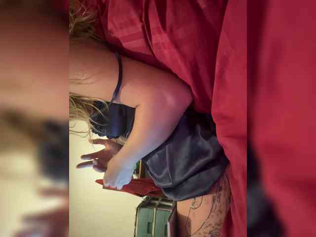 KinaMoonLove webcam