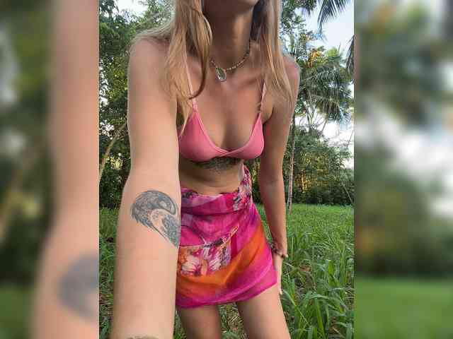 KinaMoonLove webcam