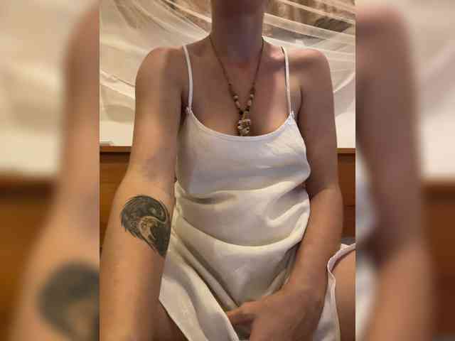 KinaMoonLove webcam