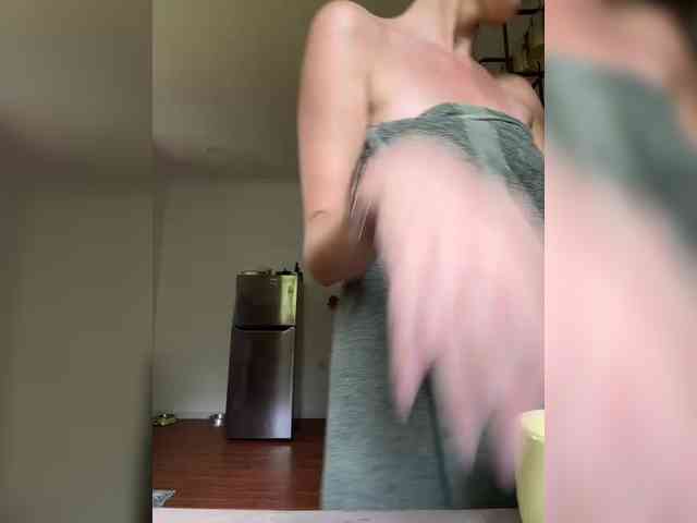 KinaMoonLove webcam