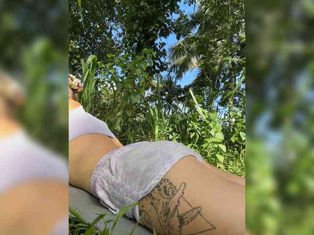 KinaMoonLove webcam
