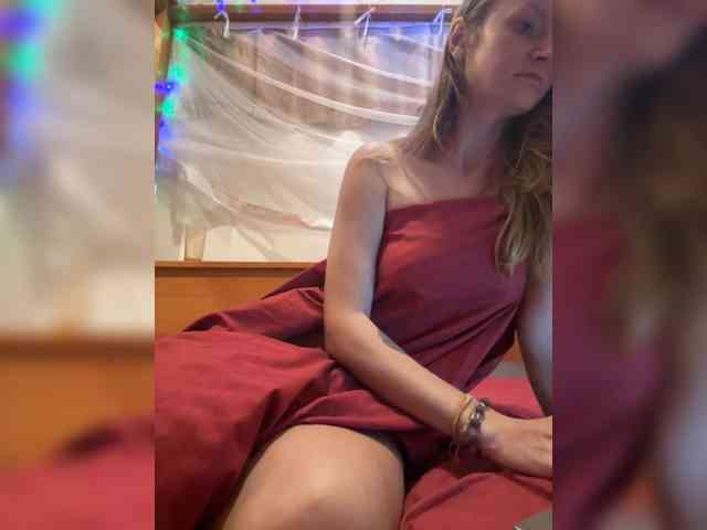 KinaMoonLove webcam