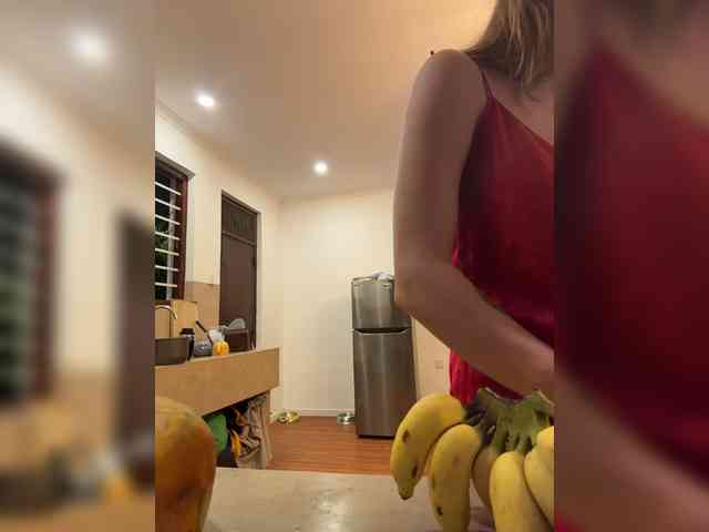 KinaMoonLove webcam