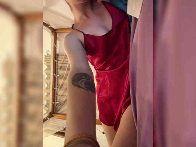 KinaMoonLove webcam