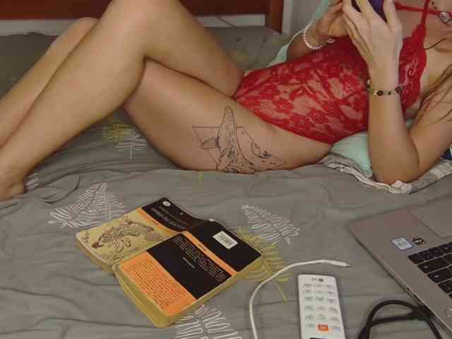 KinaMoonLove webcam
