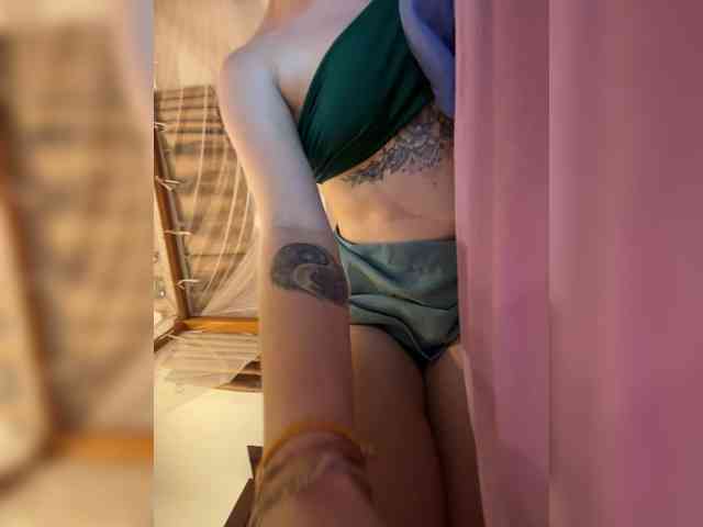 KinaMoonLove webcam