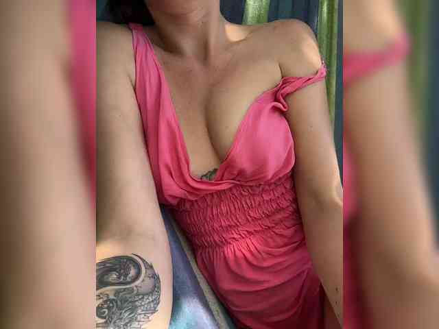 KinaMoonLove webcam