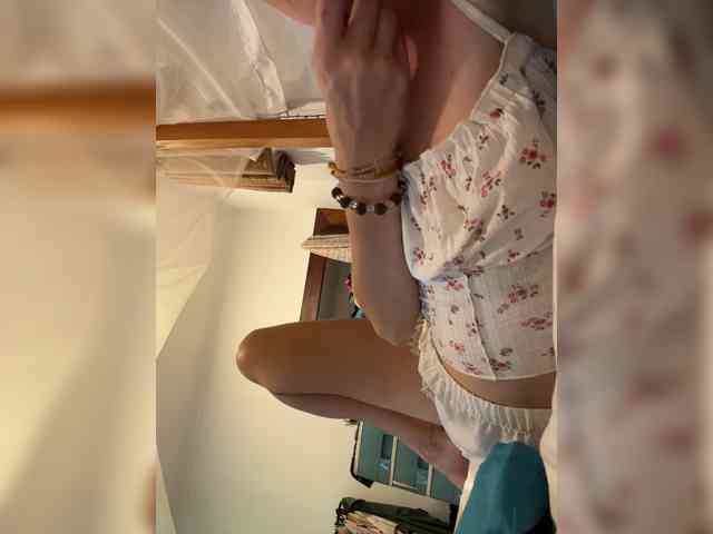 KinaMoonLove webcam
