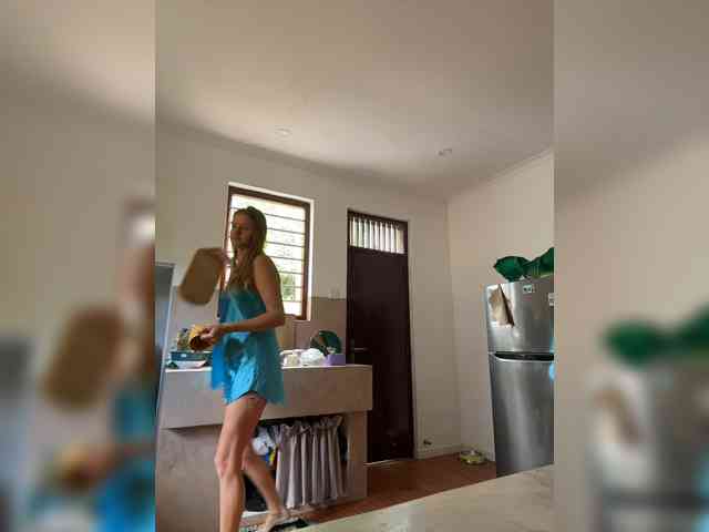 KinaMoonLove webcam