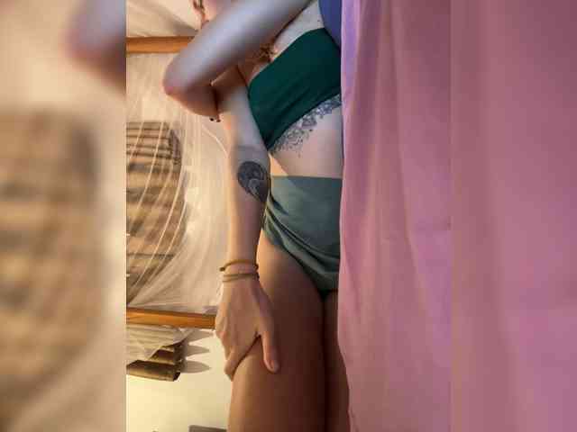 KinaMoonLove webcam