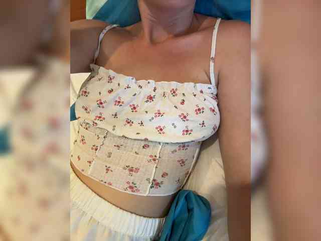 KinaMoonLove webcam