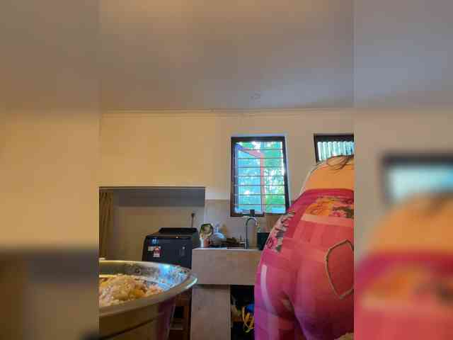 KinaMoonLove webcam