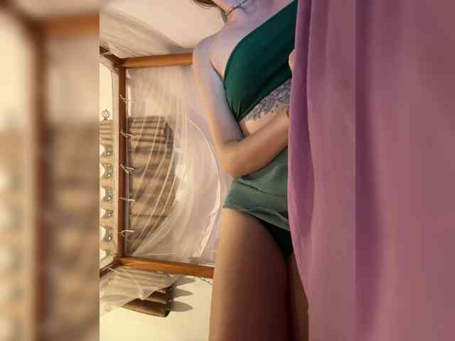 KinaMoonLove webcam
