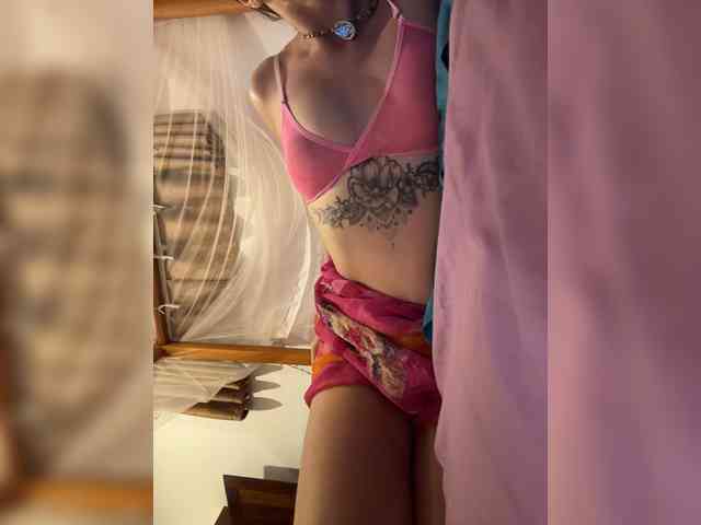 KinaMoonLove webcam