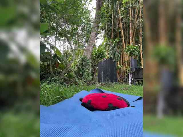 KinaMoonLove webcam