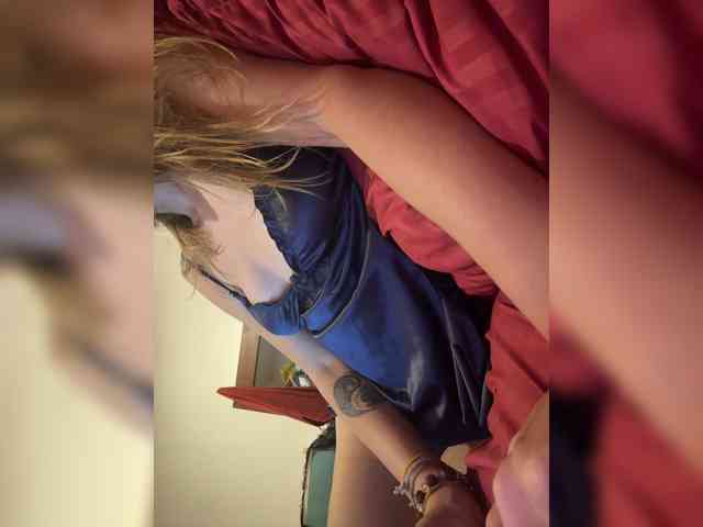 KinaMoonLove webcam