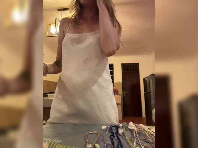 KinaMoonLove webcam