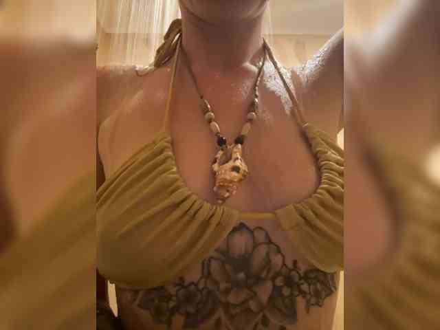 KinaMoonLove webcam