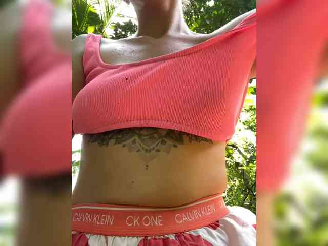 KinaMoonLove webcam