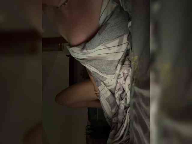 KinaMoonLove webcam