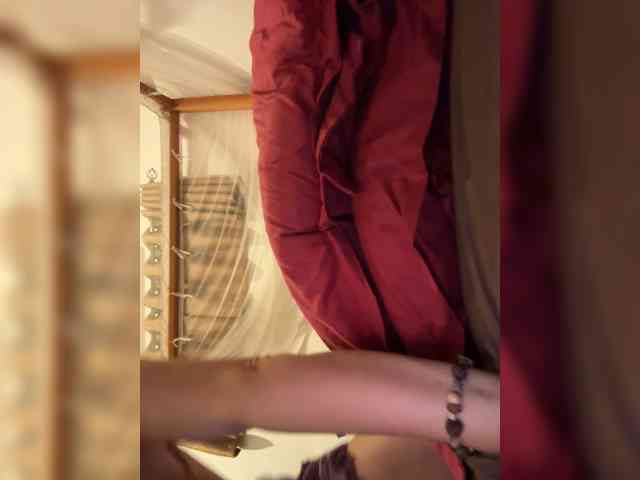 KinaMoonLove webcam