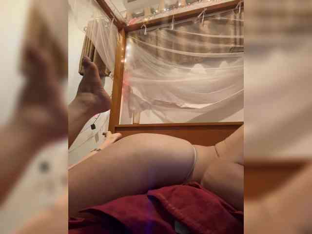 KinaMoonLove webcam
