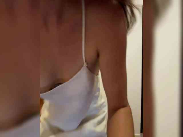 KinaMoonLove webcam
