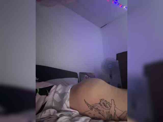 KinaMoonLove webcam