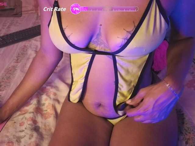 NAHOMII-BROWN live cam on BongaCams