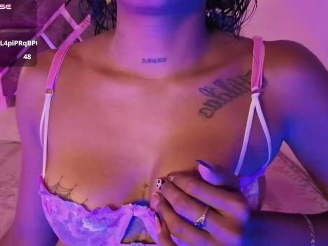 NAHOMII-BROWN live cam on BongaCams