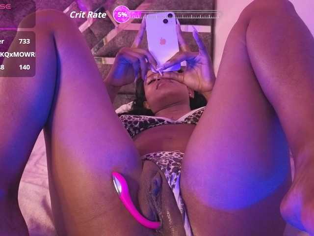 NAHOMII-BROWN live cam on BongaCams