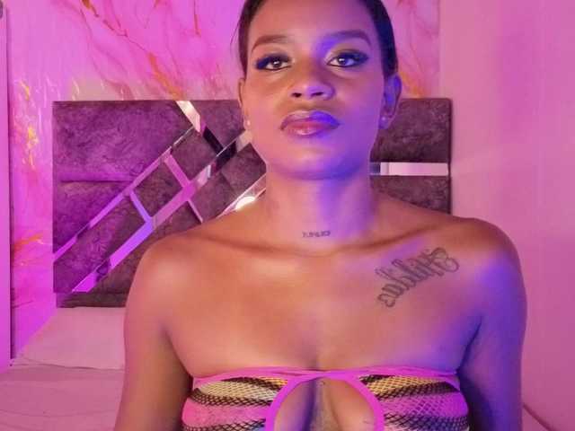 NAHOMII-BROWN's BongaCams show and profile