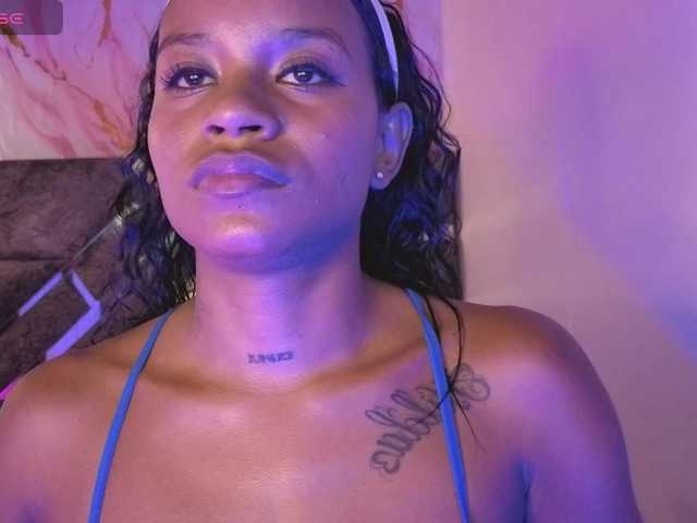 NAHOMII-BROWN live webcam show