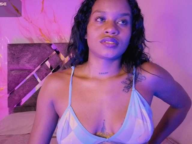 NAHOMII-BROWN live cam on BongaCams