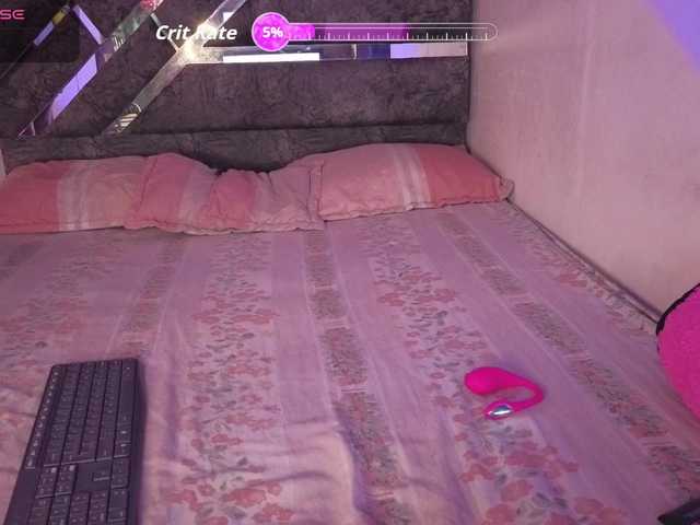 NAHOMII-BROWN live webcam show