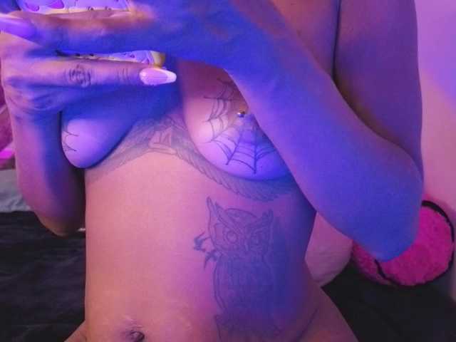 NAHOMII-BROWN live cam on BongaCams