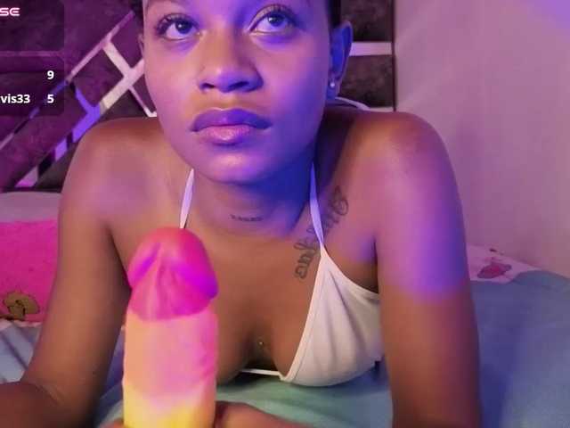 NAHOMII-BROWN live cam on BongaCams