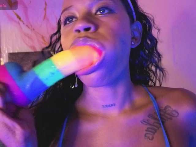 NAHOMII-BROWN live webcam show