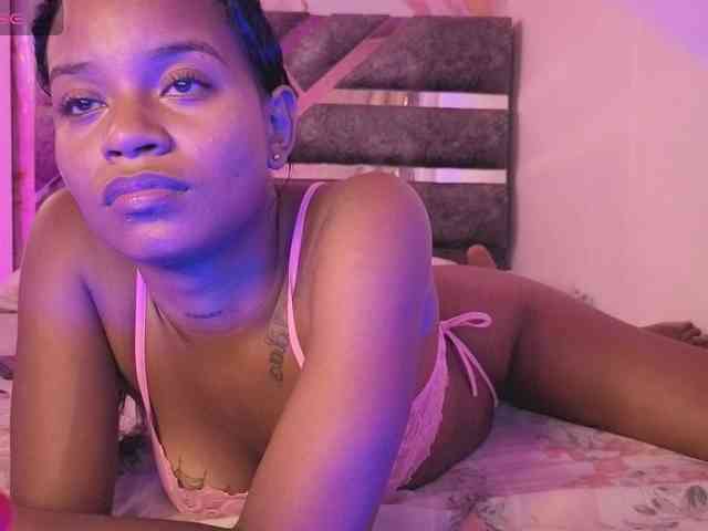 NAHOMII-BROWN webcam