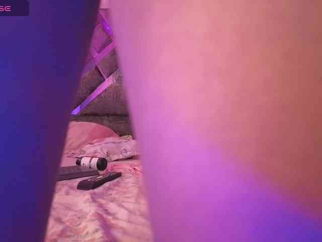 NAHOMII-BROWN webcam