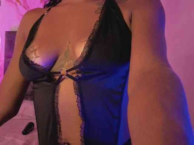 NAHOMII-BROWN webcam