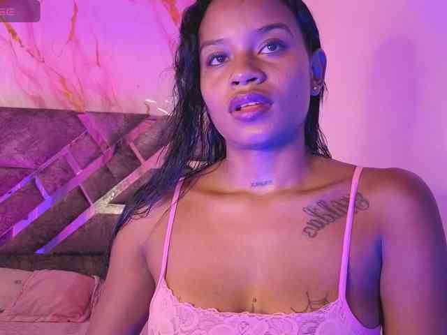 NAHOMII-BROWN webcam