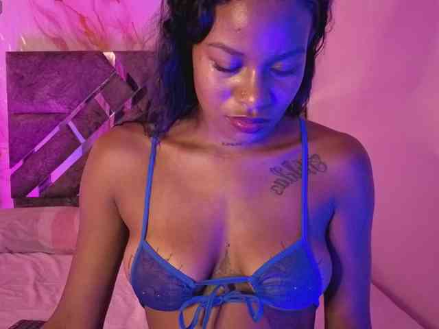 NAHOMII-BROWN webcam