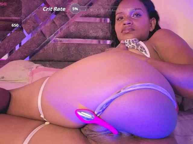NAHOMII-BROWN webcam