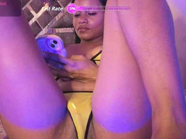 NAHOMII-BROWN webcam