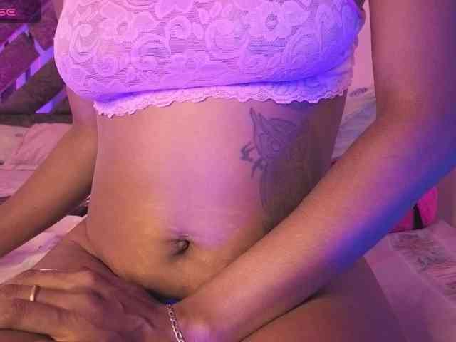NAHOMII-BROWN webcam