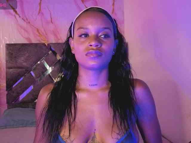NAHOMII-BROWN webcam