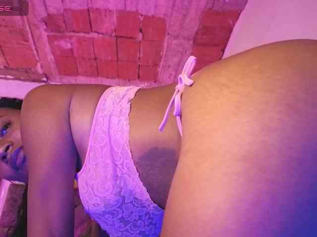 NAHOMII-BROWN webcam